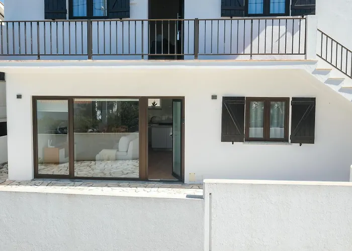 Seaing House Ii *